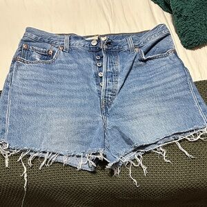 Levi’s rib cage shorts